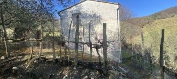 2 rooms House in Ne, Italy No. 75699 4