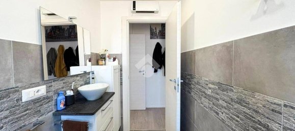 Квартира с 1 спальней в Савона, Италия № 354747 17