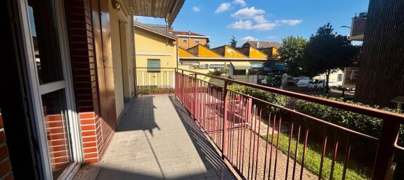 Apartamento de 3 dormitorios en Cinisello Balsamo, Italy No. 357801 4