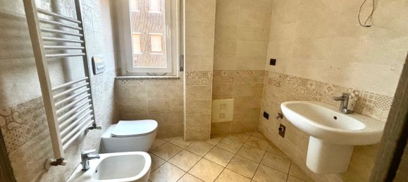 Apartamento de 3 dormitorios en Cinisello Balsamo, Italy No. 357801 14