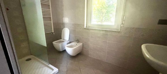 Apartamento de 3 dormitorios en Cinisello Balsamo, Italy No. 357801 20
