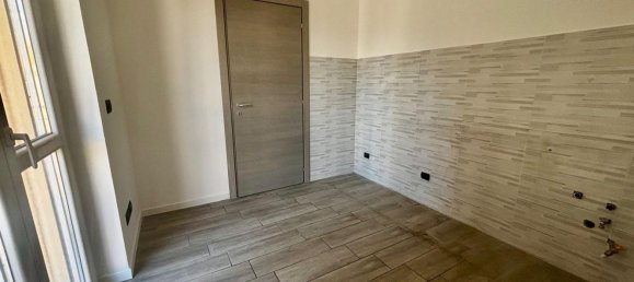 Apartamento de 3 dormitorios en Cinisello Balsamo, Italy No. 357801 9