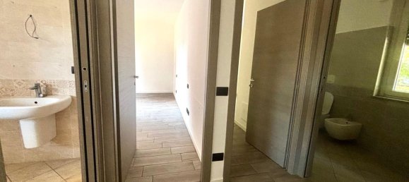 Apartamento de 3 dormitorios en Cinisello Balsamo, Italy No. 357801 13