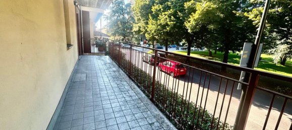 Apartamento de 3 dormitorios en Cinisello Balsamo, Italy No. 357801 12