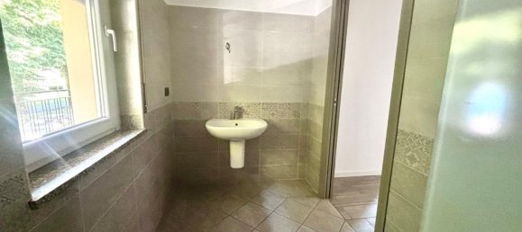 Apartamento de 3 dormitorios en Cinisello Balsamo, Italy No. 357801 21