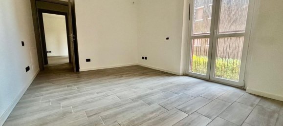 Apartamento de 3 dormitorios en Cinisello Balsamo, Italy No. 357801 17