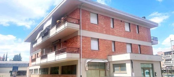 4-salle Propriété commerciale à Poggibonsi, Italy No. 320892 17