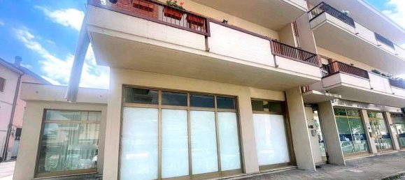 4-salle Propriété commerciale à Poggibonsi, Italy No. 320892 22