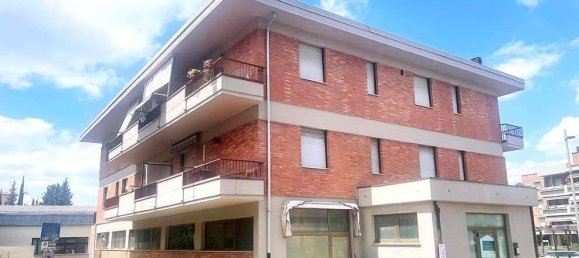 4-salle Propriété commerciale à Poggibonsi, Italy No. 320892 24