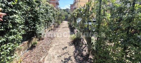 2 bedrooms Apartment in Florence, Italy No. 337536 3