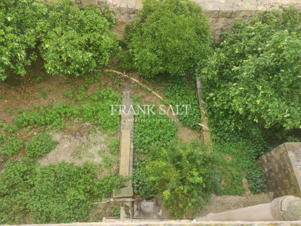 3 bedrooms Farm in Mosta, Malta No. 1496