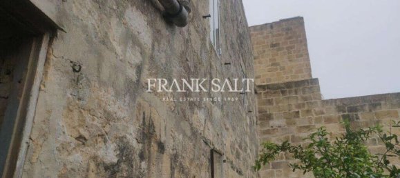 3 bedrooms Farm in Mosta, Malta No. 1496 8