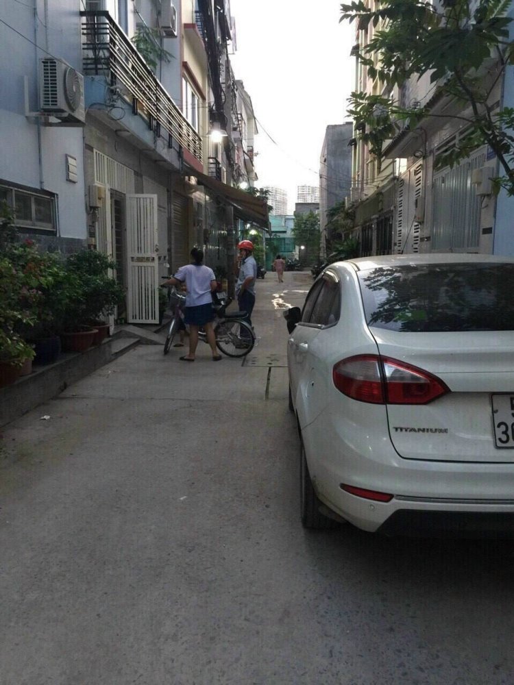 80m² Land in District 7, Vietnam No. 13378