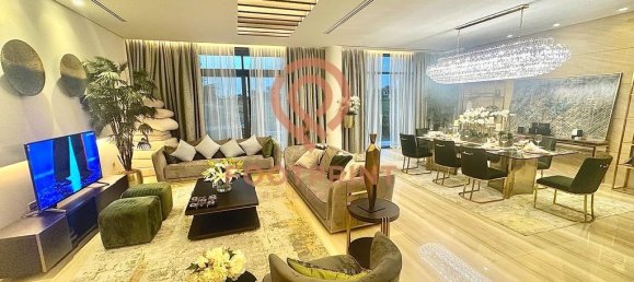 5 bedrooms Villa in Dubai, UAE No. 24141 9