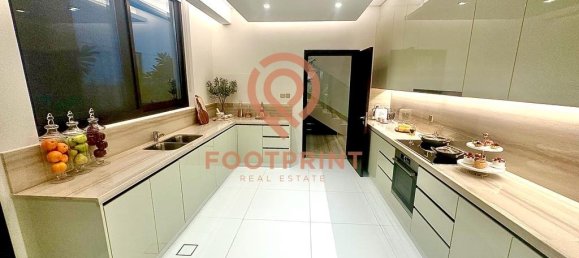 5 bedrooms Villa in Dubai, UAE No. 24141 6