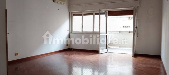 Apartamento de 2 dormitorios en Palermo, Italy No. 270593 3
