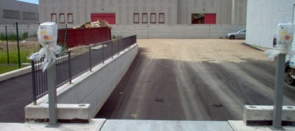 Склад 1350м² в Казореццо, Италия № 145650 3