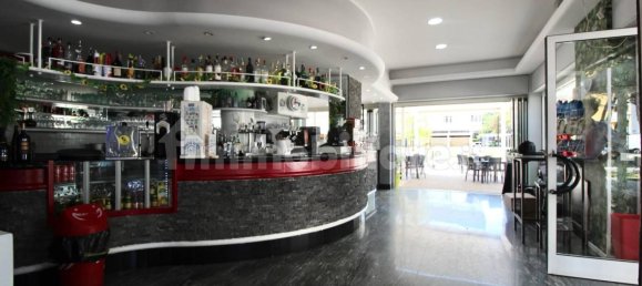 Propiedad comercial de 2 habitaciónes en Udine, Italy No. 98697 3