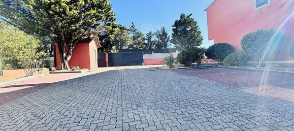 3 bedrooms House in Sesimbra, Portugal No. 18437 42