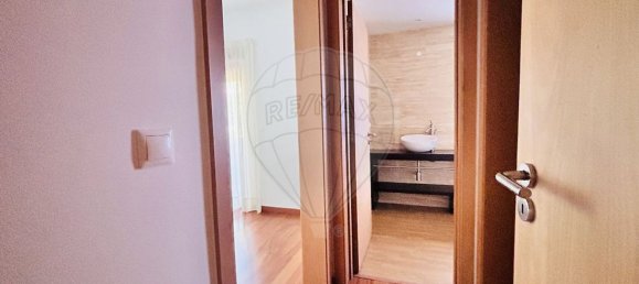 3 bedrooms House in Sesimbra, Portugal No. 18437 16