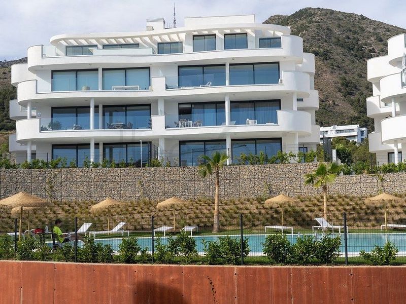 Apartamento de 2 dormitorios en Fuengirola, Spain No. 232337