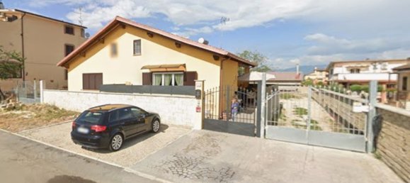 2 rooms House in Rome, Italy No. 100045 10