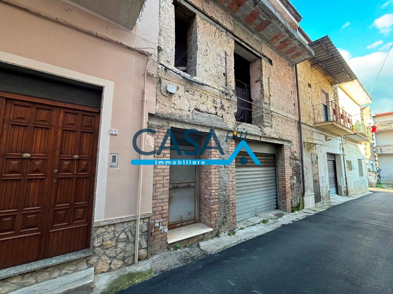 Casa de 2 habitaciónes en Vitulazio, Italy No. 149418