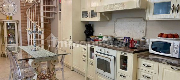 Villa de 2 dormitorios en Pomezia, Italy No. 315185 2