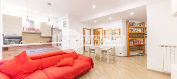 3 rooms Apartment in Rome, Italy No. 287516 2