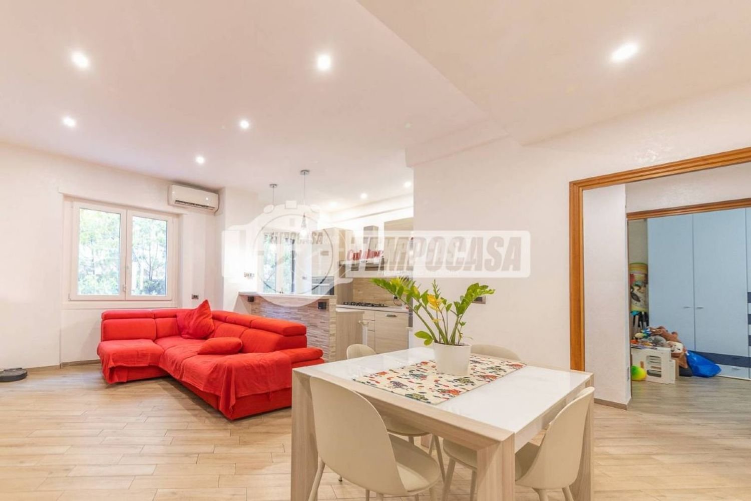 3 rooms Apartment in Rome, Italy No. 287516