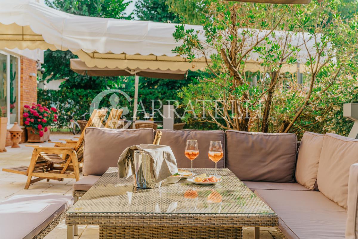 18 Schlafzimmer Hotel in Forte dei Marmi, Italy, Nr. 210030