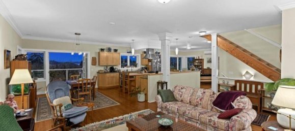 5 bedrooms House in British Columbia, Canada No. 1088 8