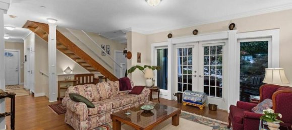 5 bedrooms House in British Columbia, Canada No. 1088 5