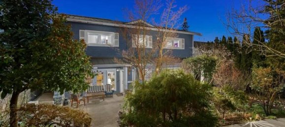 5 bedrooms House in British Columbia, Canada No. 1088 3