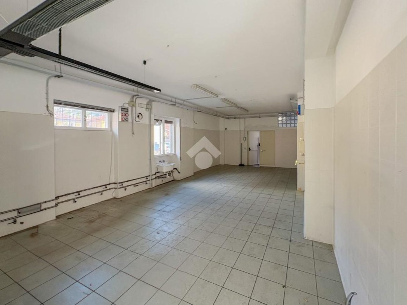 Propiedad comercial en Mandello del Lario, Italy 180 m² No. 277838