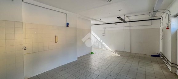 Propiedad comercial en Mandello del Lario, Italy 180 m² No. 277838 3