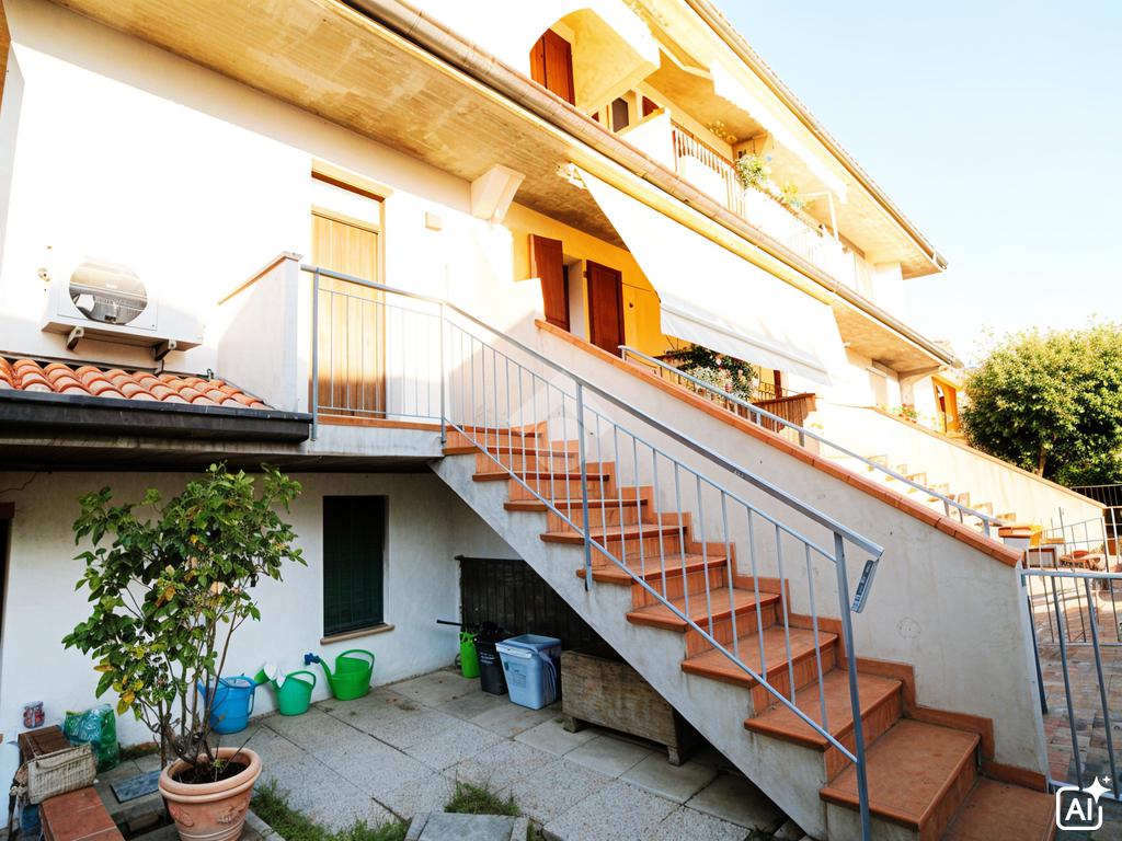 Apartamento de 3 dormitorios en Gambettola, Italy No. 380978