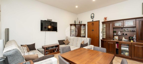 2-salle Appartement à Milan, Italy No. 243973 13