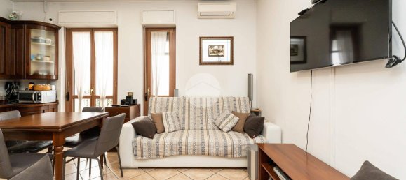 2-salle Appartement à Milan, Italy No. 243973 17