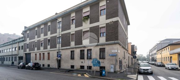 2-salle Appartement à Milan, Italy No. 243973 37