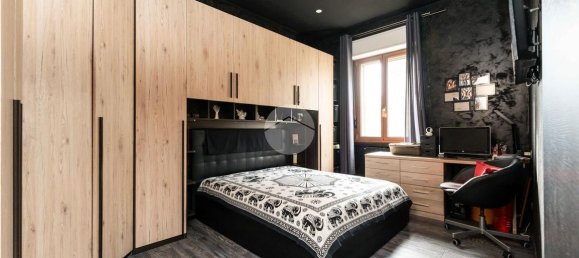 2-salle Appartement à Milan, Italy No. 243973 5