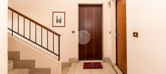 2-salle Appartement à Milan, Italy No. 243973 8