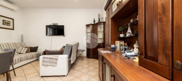 2-salle Appartement à Milan, Italy No. 243973 12