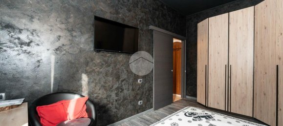 2-salle Appartement à Milan, Italy No. 243973 27