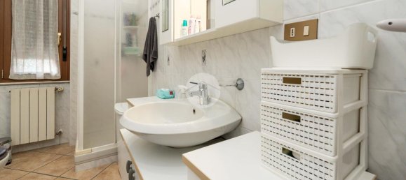 2-salle Appartement à Milan, Italy No. 243973 31