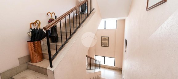 2-salle Appartement à Milan, Italy No. 243973 4