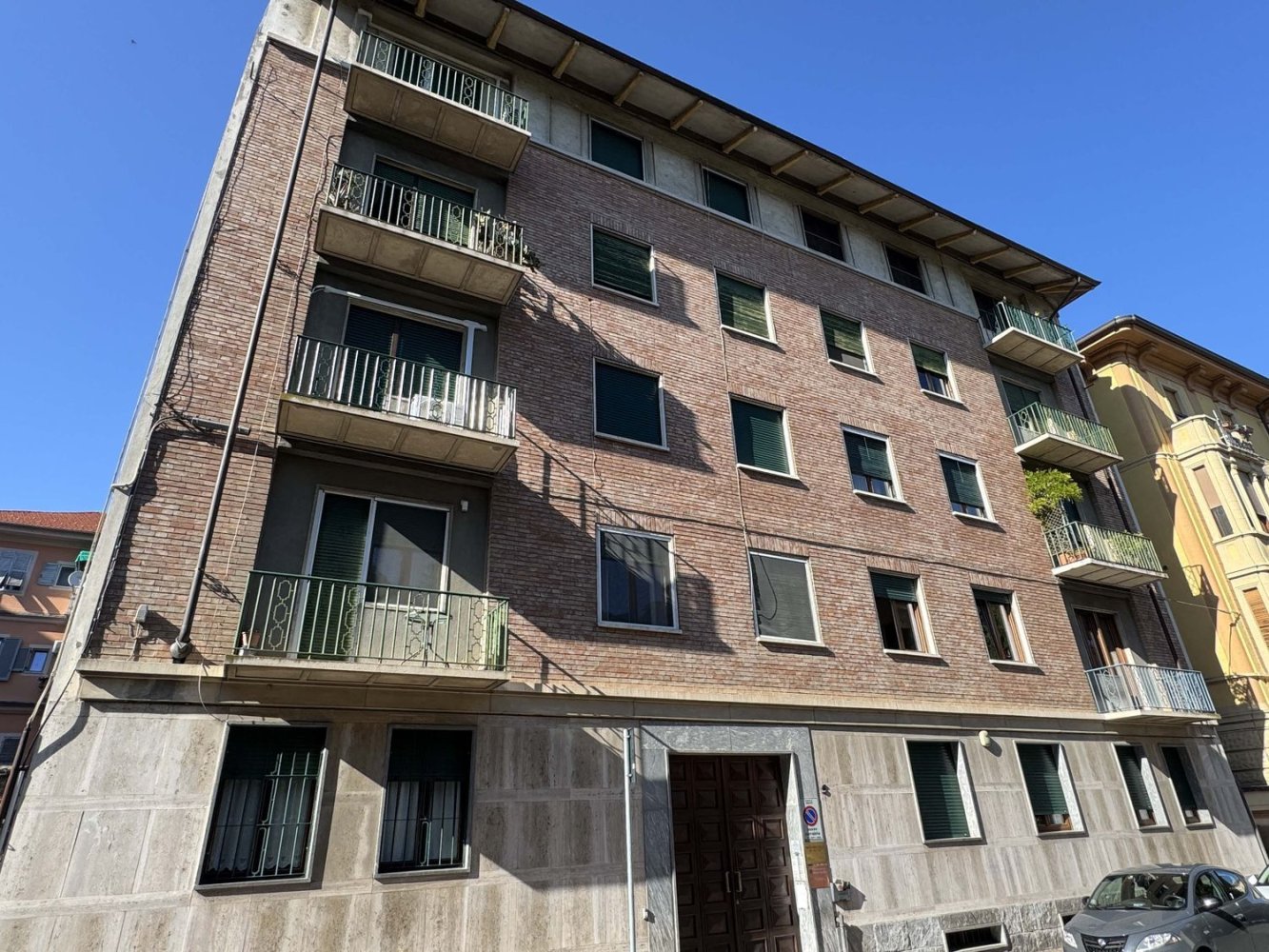 3 rooms Apartment in Casale Monferrato, Italy No. 273765