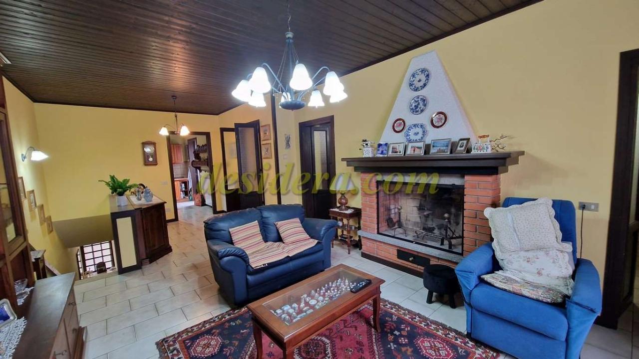 5 rooms House in Castelletto sopra Ticino, Italy No. 62922