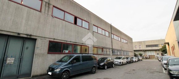Almacén de 4 habitaciónes en Gussago, Italy No. 122298 15