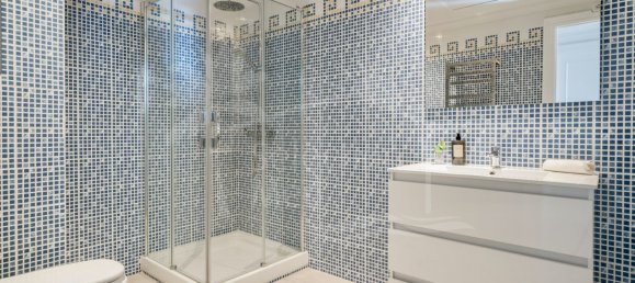 3 bedrooms Penthouse in Marbella, Spain No. 24081 16